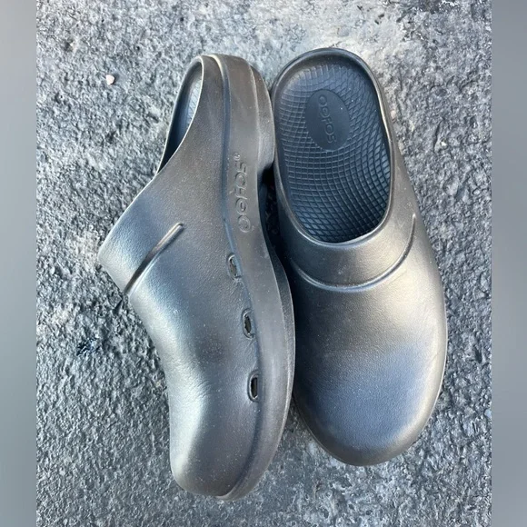 OOFOS OOcloog - Picture 1 of 4